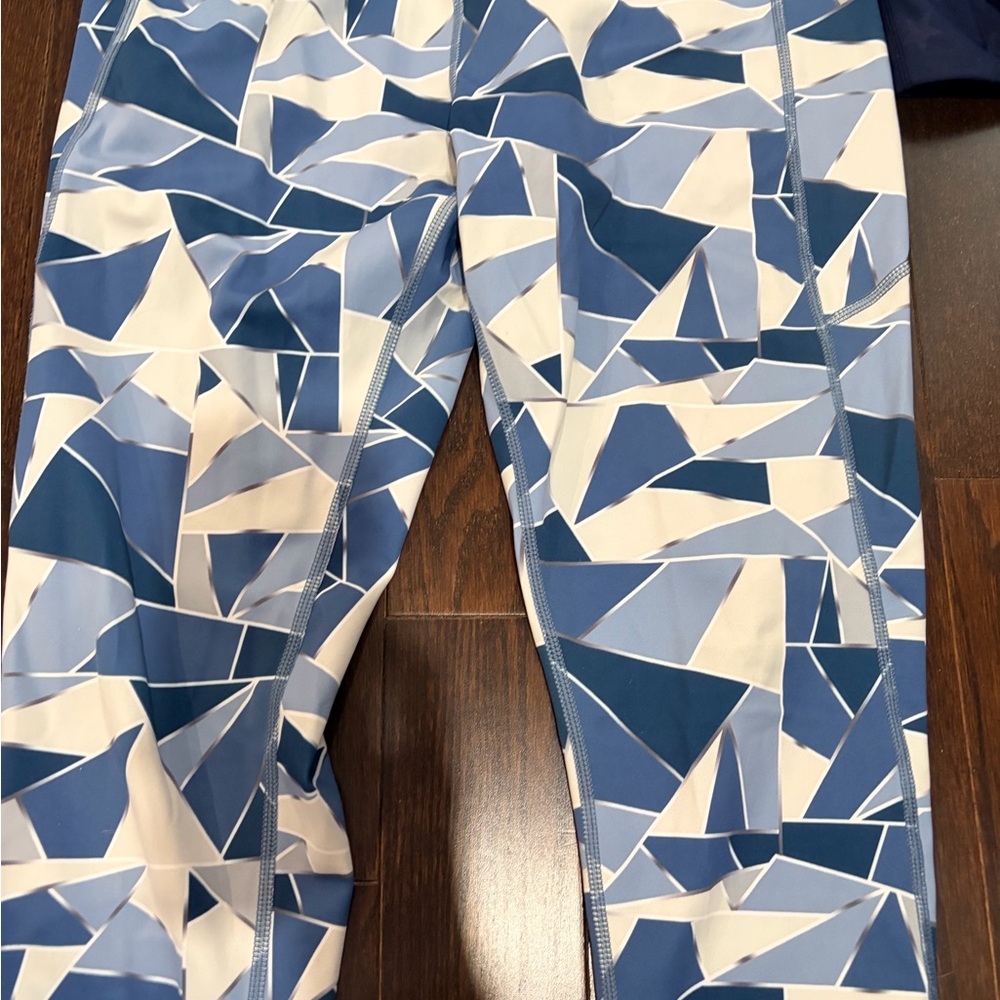 Senita Athletics Blue and White Geometric Leggings